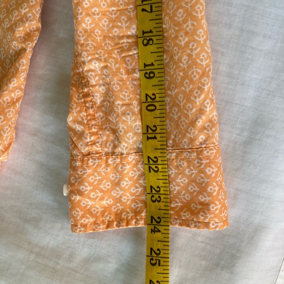 GAP Boyfriend fit button down cotton shirt. Size L in soft orange & white print - Picture 5 of 8